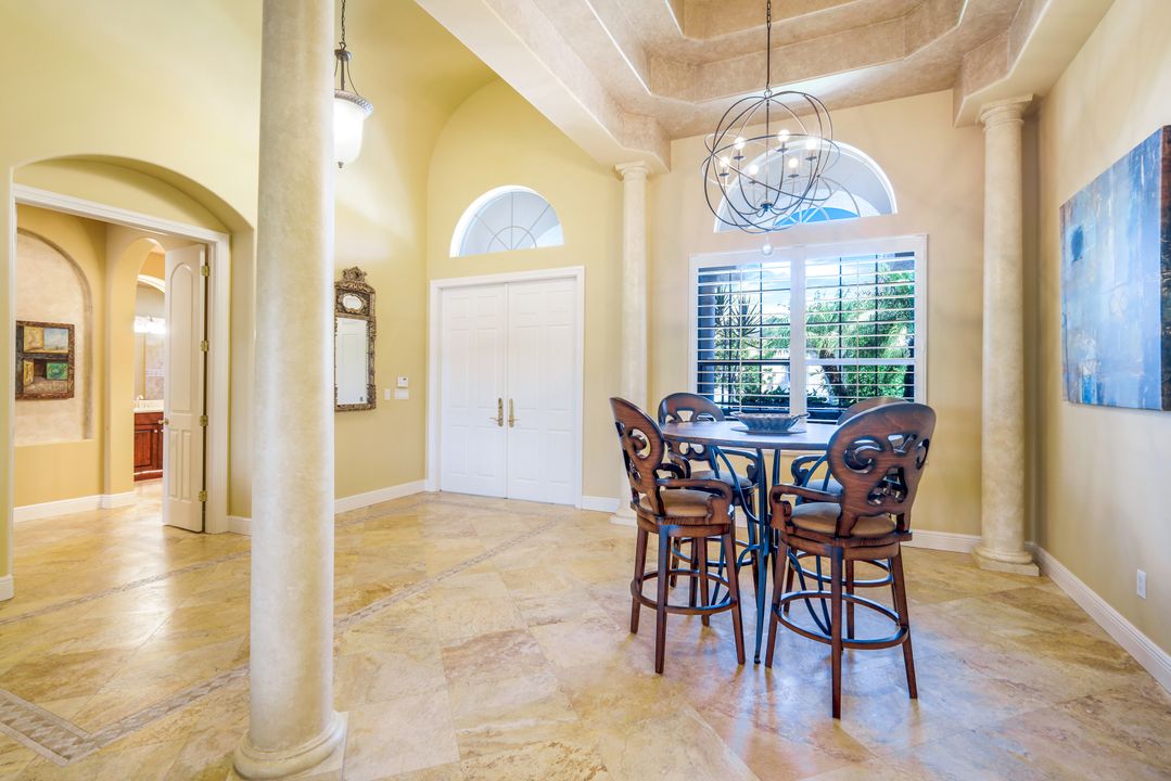 5742 Hammock Isles Dr, Naples, FL 34119