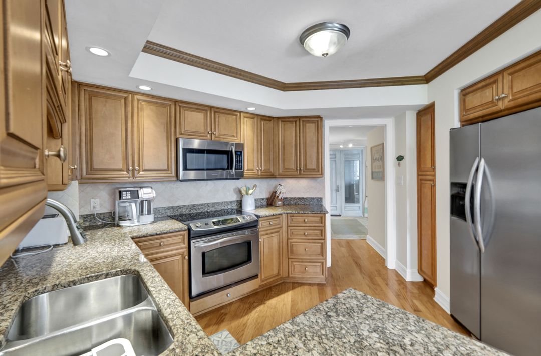 4551 Gulf Shore Blvd N #505, Naples, FL 34103