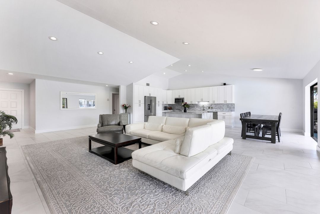 6812 Griffin Blvd, Fort Myers, FL 33908