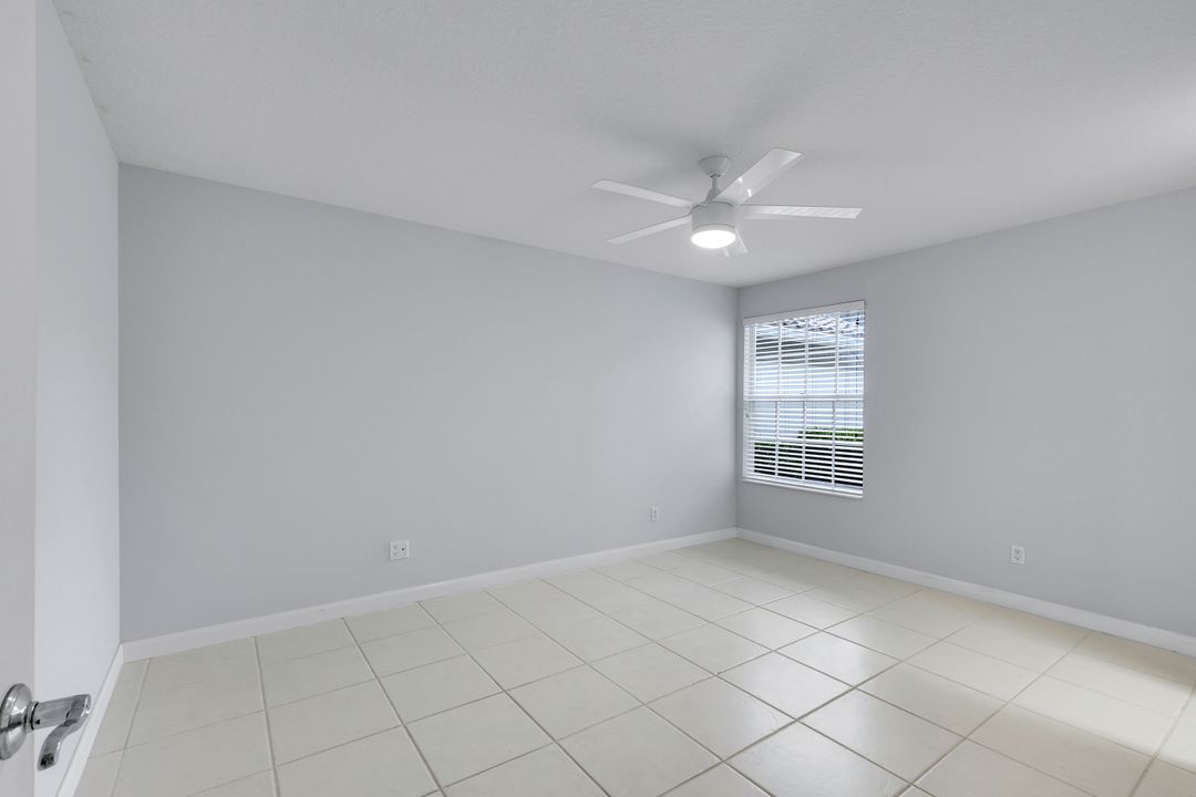 4922 Kingston Way, Naples, FL 34119