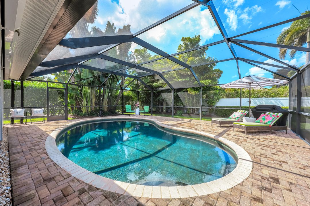 87 Burning Tree Dr, Naples, FL 34105