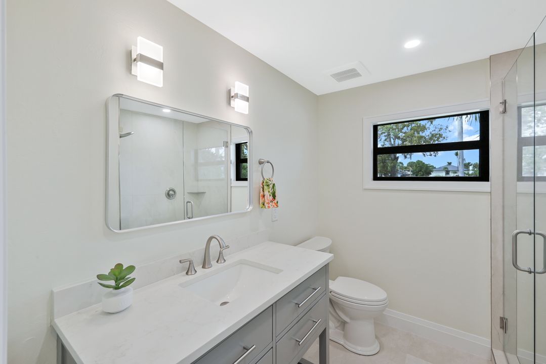 480 Oak Ave, Naples, FL 34108