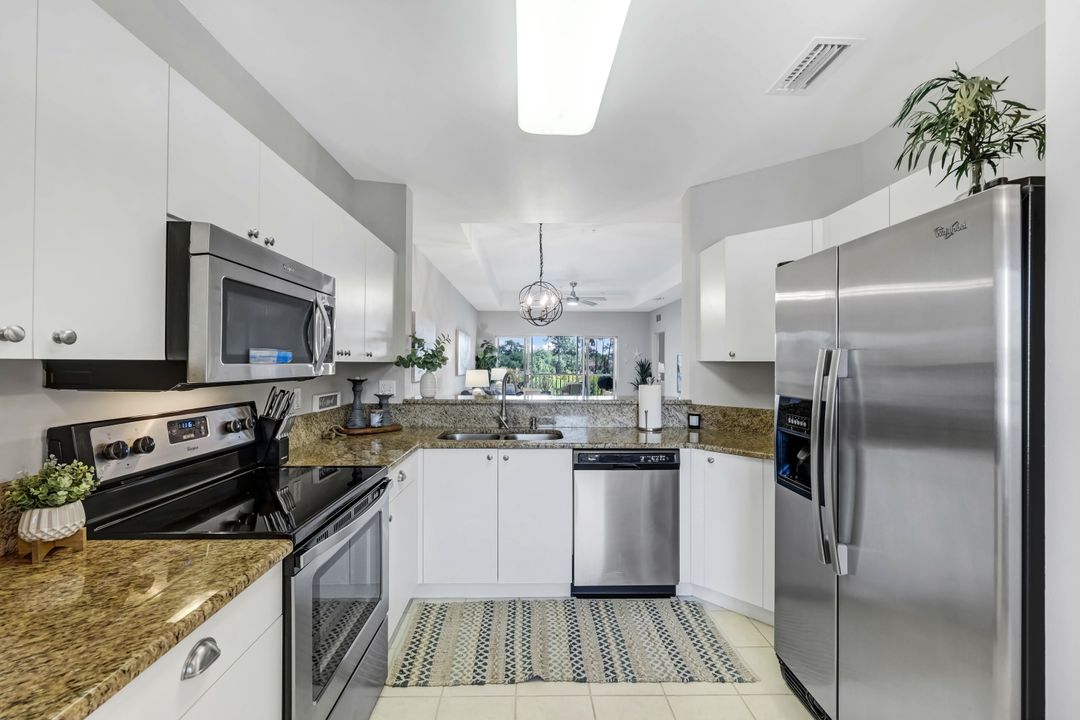7827 Regal Heron Cir #302, Naples, FL 34104