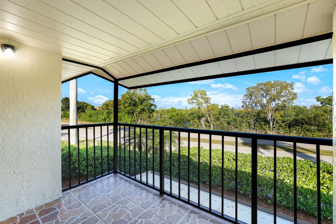 1508 Mainsail Dr, Naples, FL 34114