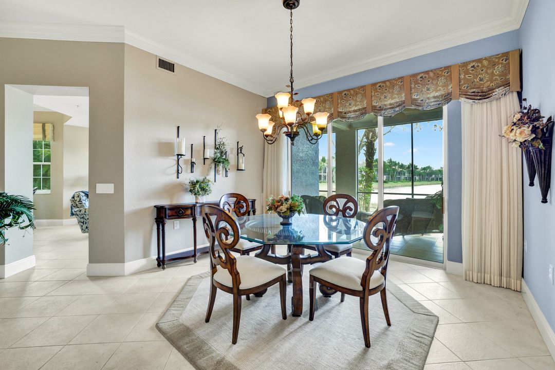 9234 Tesoro Ln #101, Naples, FL 34114