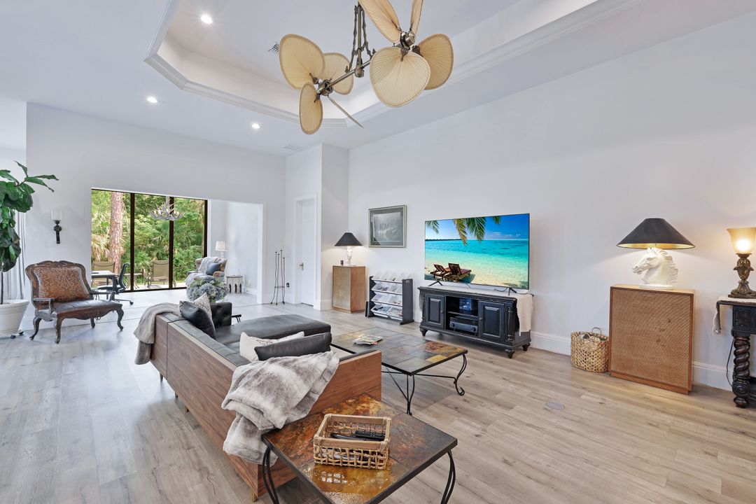5203 Raintree Ln, Naples, FL 34113
