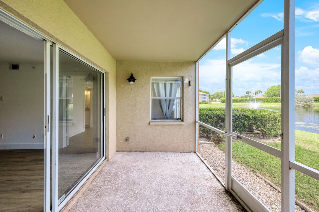 9650 Victoria Ln #B-102, Naples, FL 34109