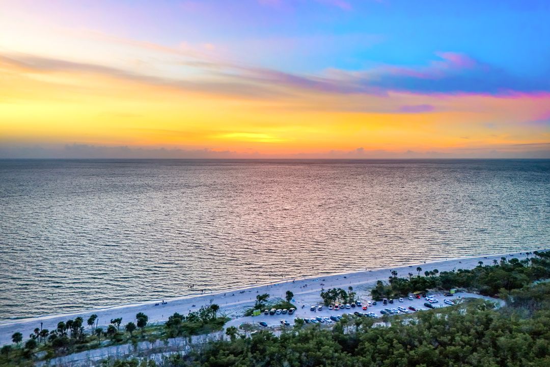21 Bluebill Ave #1001, Naples, FL 34108