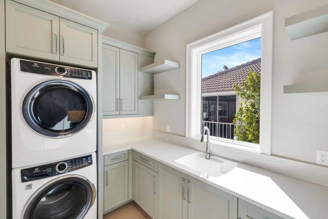 888 Banyan Ct, Marco Island, FL 34145