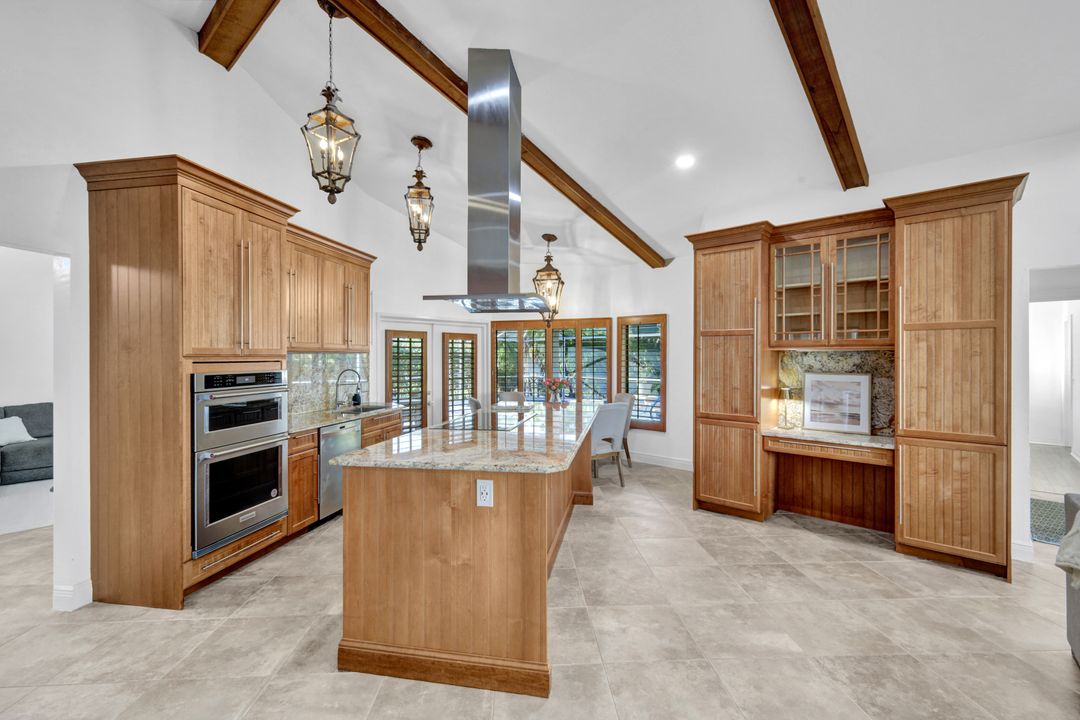 6597 Willow Lake Cir, Fort Myers, FL 33966