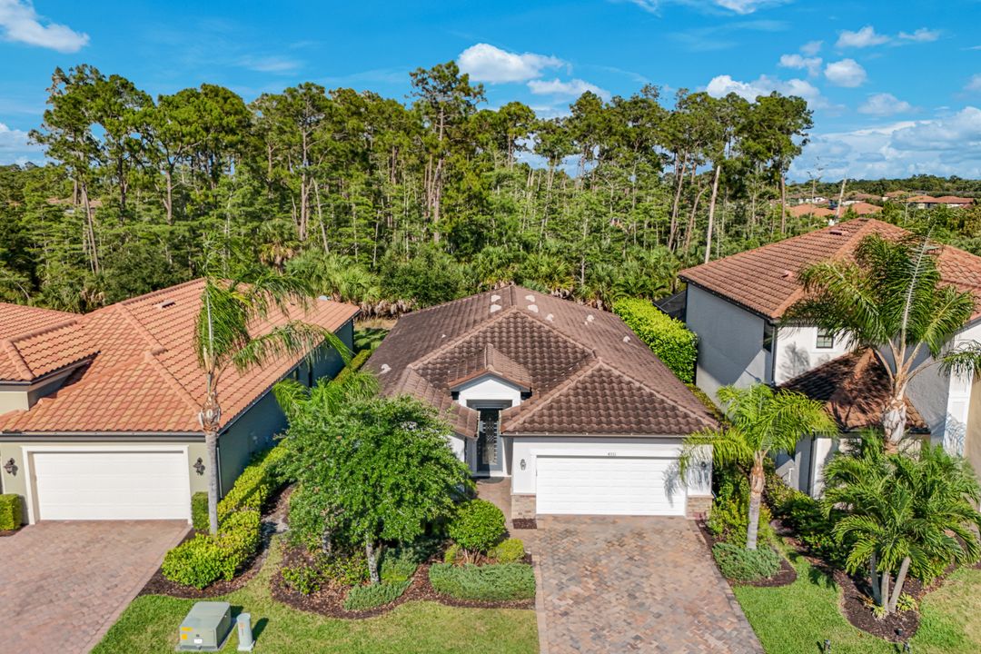 4331 Raffia Palm Cir, Naples, FL 34119