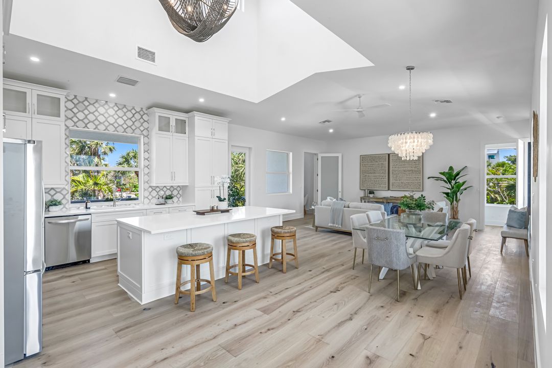742 Nerita St, Sanibel, FL 33957