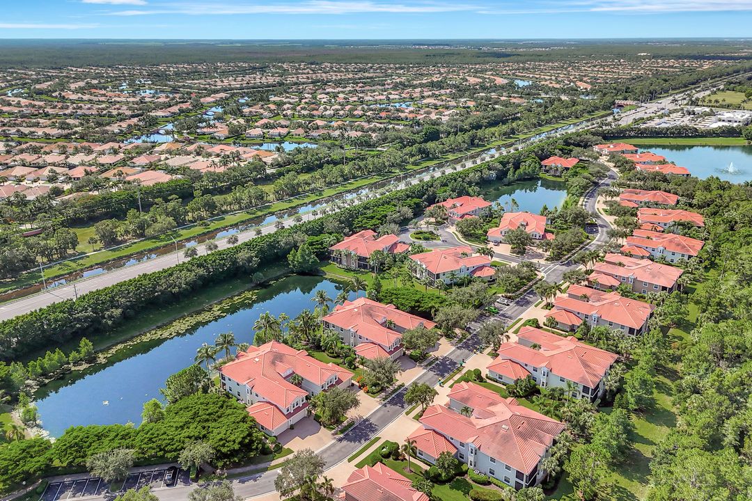 7842 Hawthorne Dr #1703, Naples, FL 34113