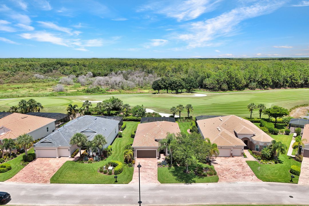 9263 Fieldstone Ln, Naples, FL 34120