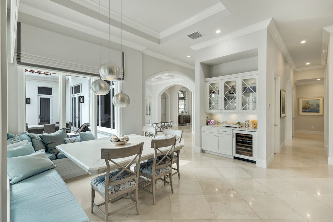 2885 Escada Ct, Naples, FL 34109