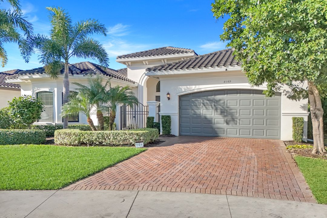4549 Azalea Dr, Naples, FL 34119