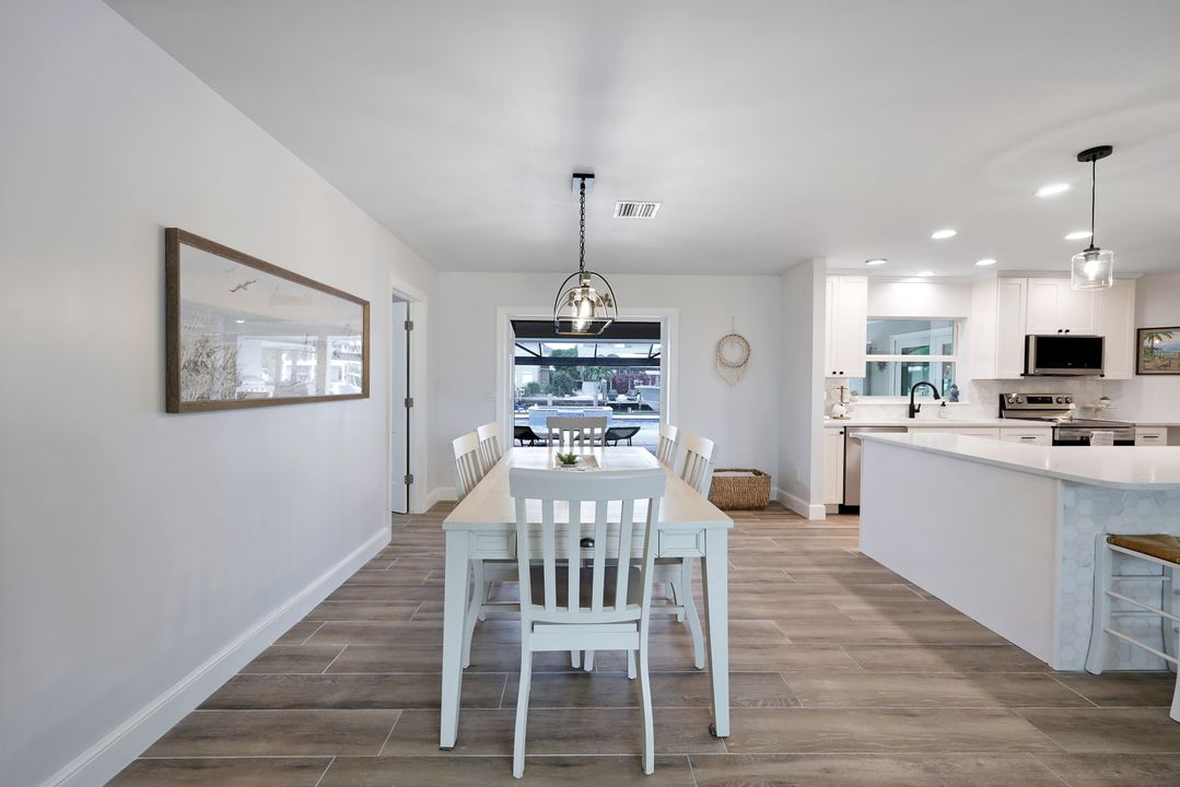 401 Lagoon Ave, Naples, FL 34108