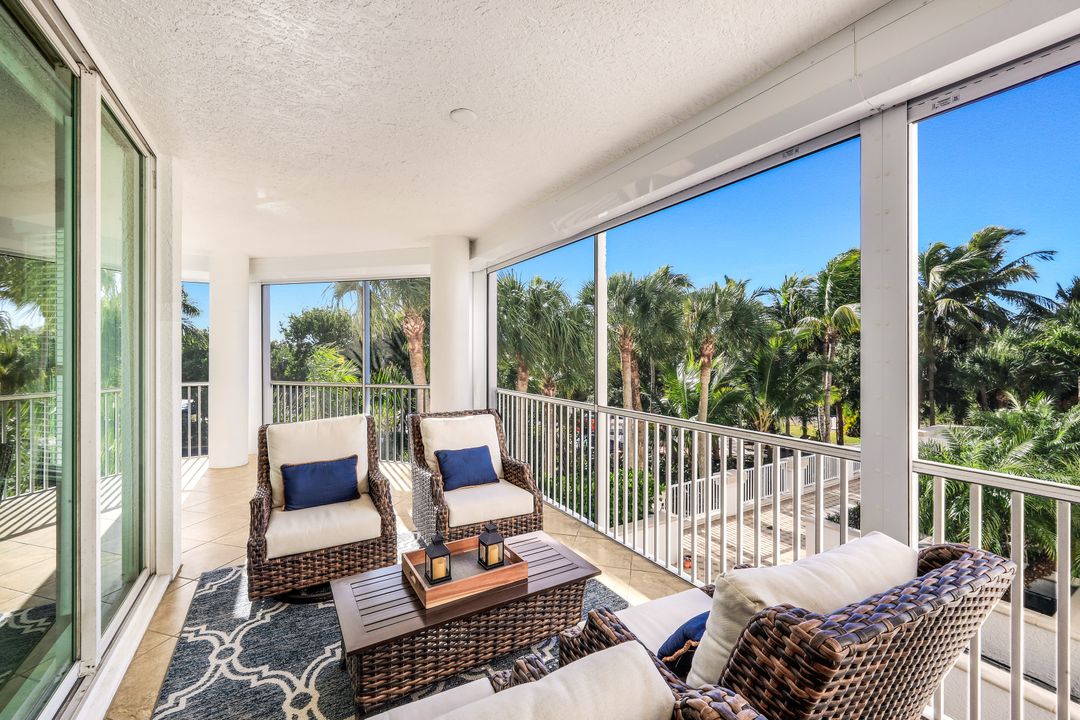 300 Dunes Blvd #201, Naples, FL 34110
