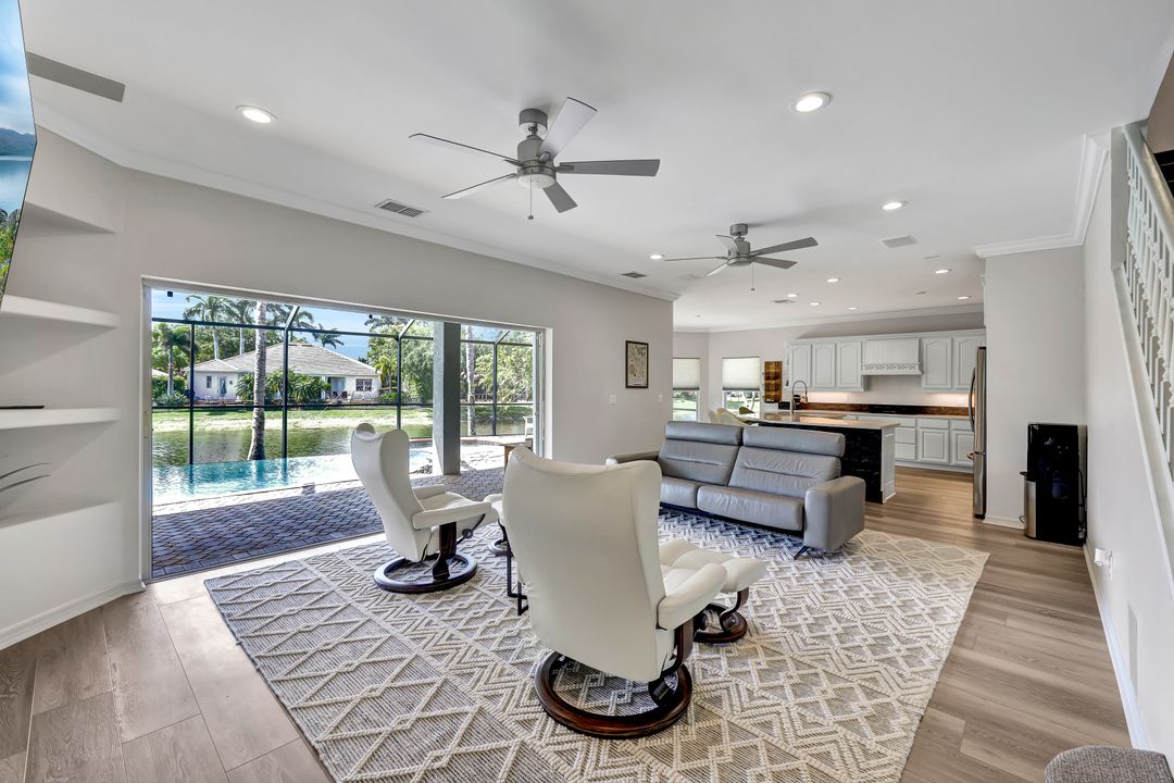 8146 Las Palmas Way, Naples, FL 34109