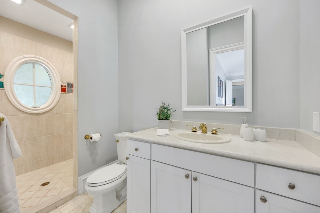 1550 Gordon Dr, Naples, FL 34102