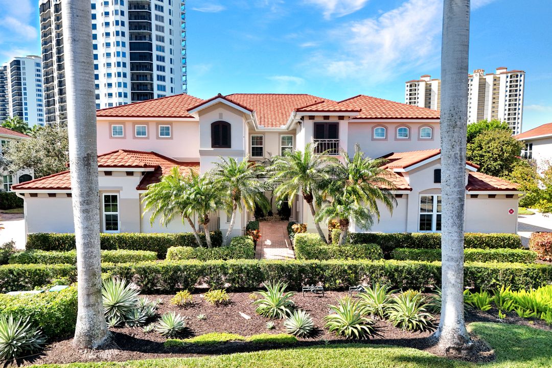 1277 Rialto Way #201, Naples, FL 34114