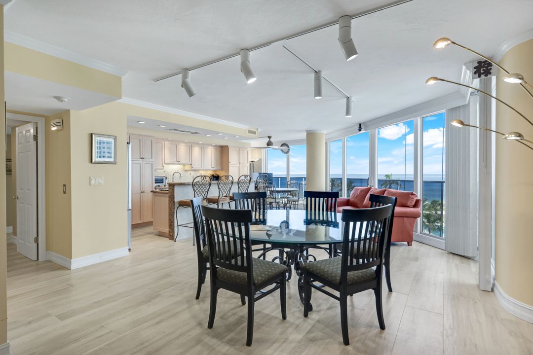 4041 Gulf Shore Blvd N #403, Naples, FL 34103