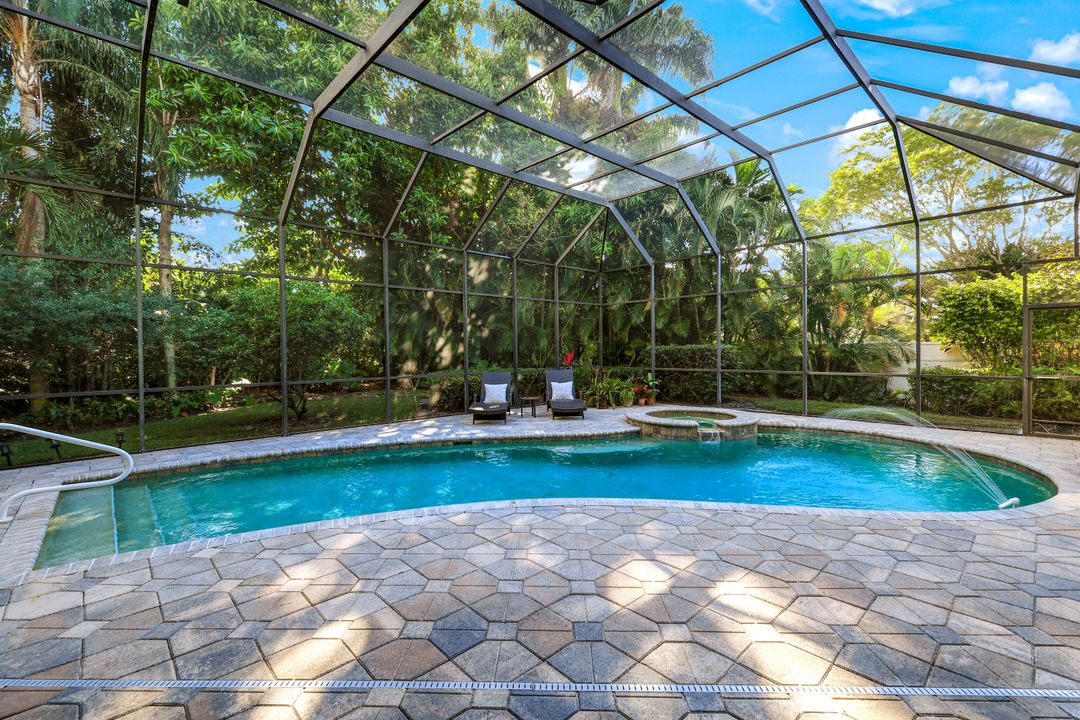 602 Springline Dr, Naples, FL 34102