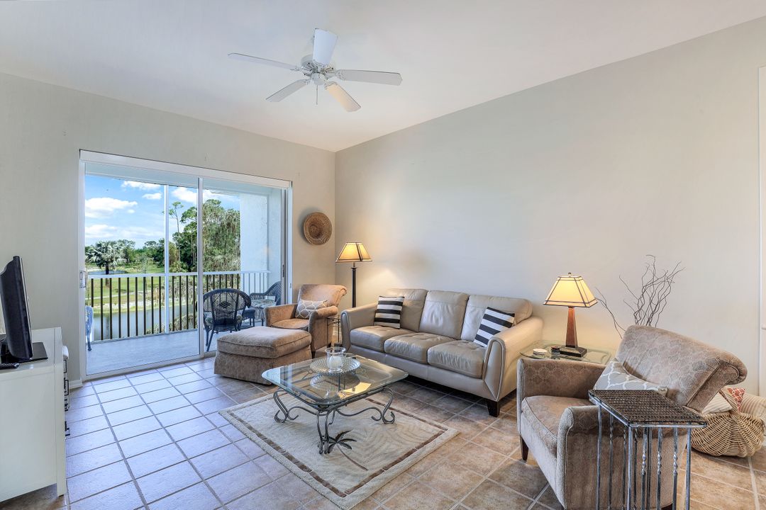 8247 Parkstone Pl #306, Naples, FL 34120
