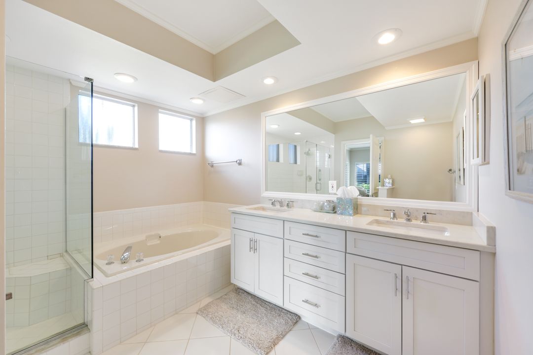 797 Willowbrook Dr #203, Naples, FL 34108