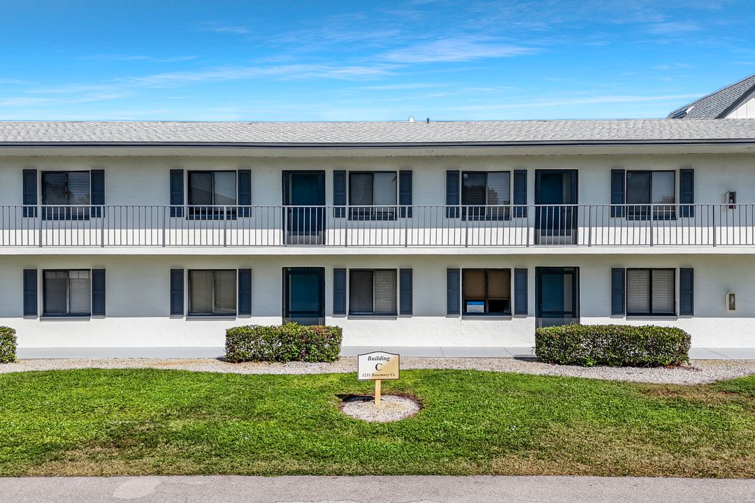 1211 Rosemary Ct #C104, Naples, FL 34103