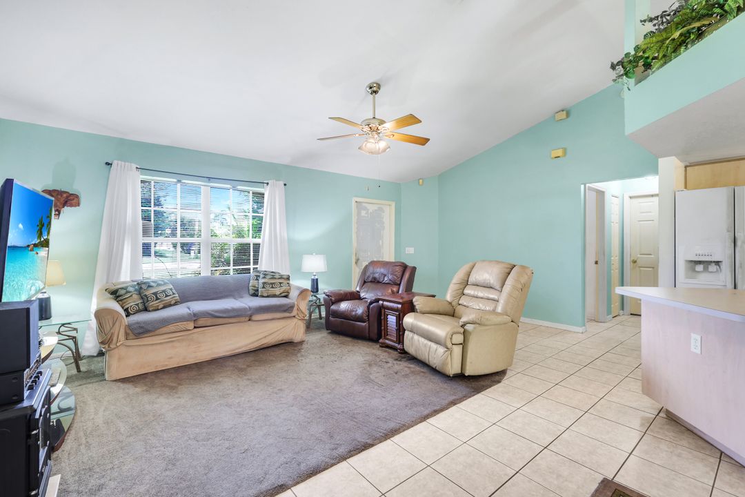 1015 SE 4th Pl, Cape Coral, FL 33990
