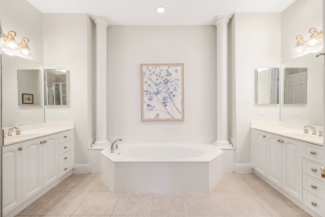 3715 Montreux Ln #204, Naples, FL 34114