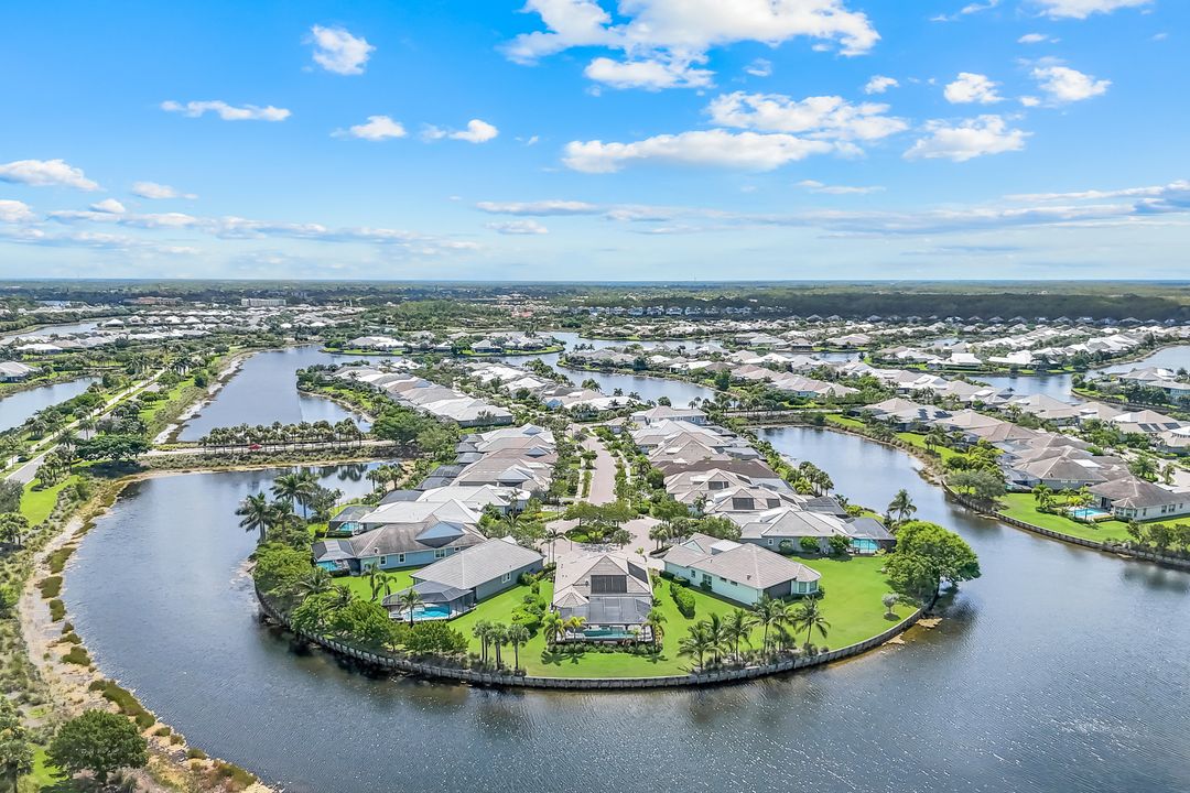 5798 Anegada Dr, Naples, FL 34113