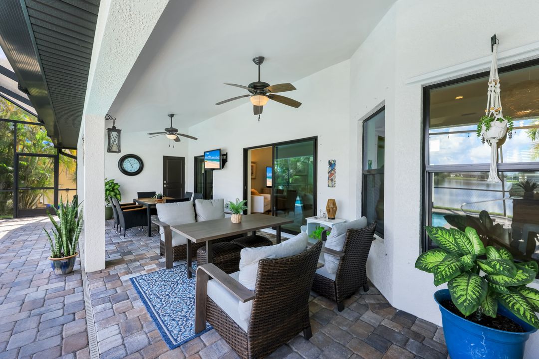 401 NE 19th Pl, Cape Coral, FL 33909