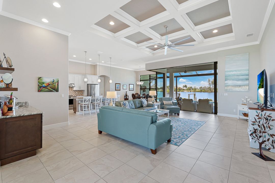 4612 NW 33rd Terrace, Cape Coral, FL 33993