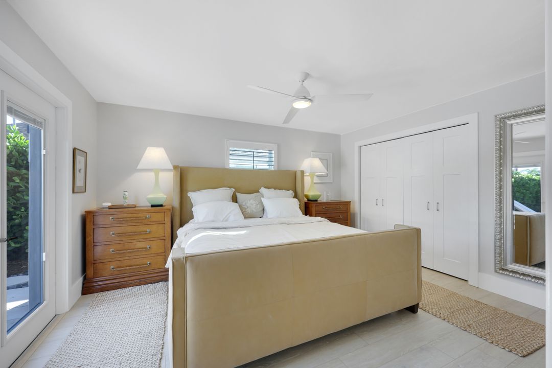 537 104th Ave N, Naples, FL 34108