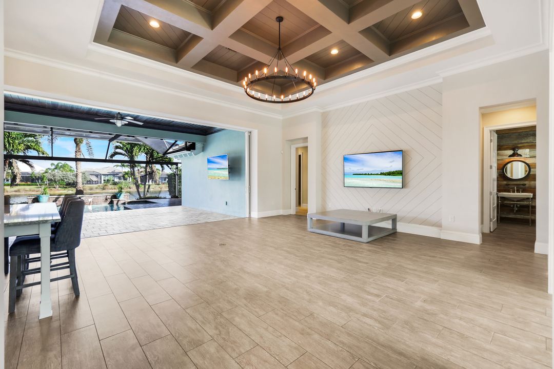 6348 Lyford Isle Dr, Naples, FL 34113