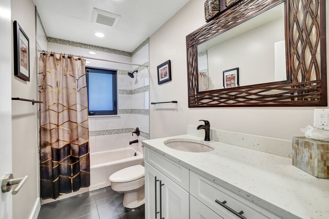 201 Palmetto Dunes Cir, Naples, FL 34113