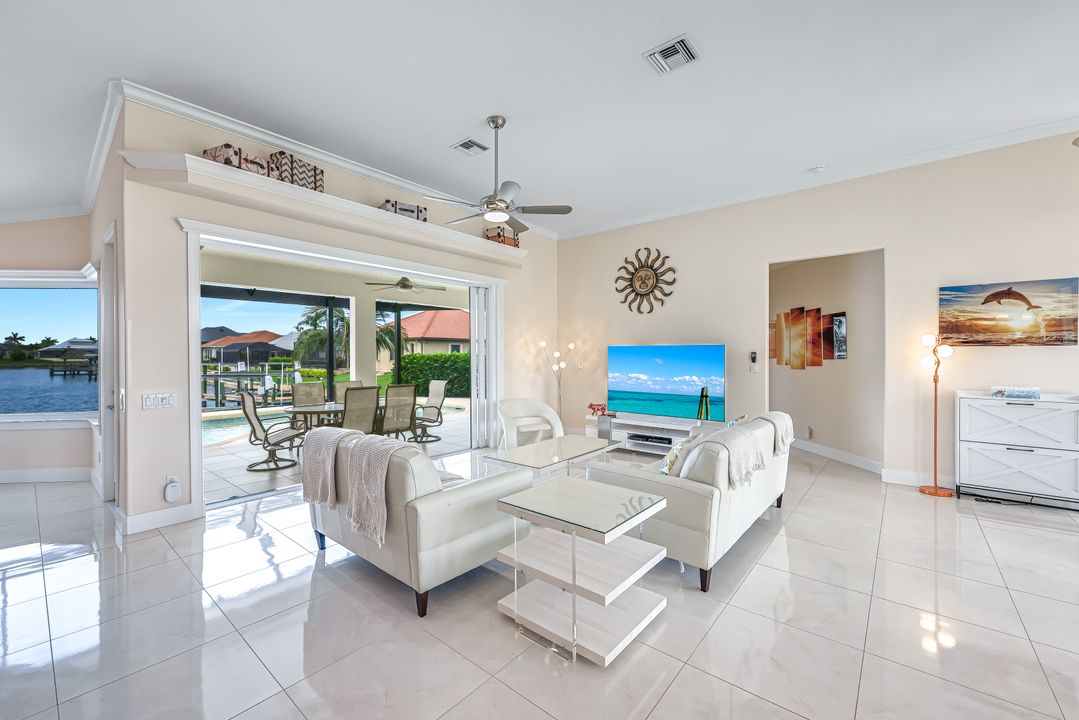 2714 SW 39th Terrace, Cape Coral, FL 33914