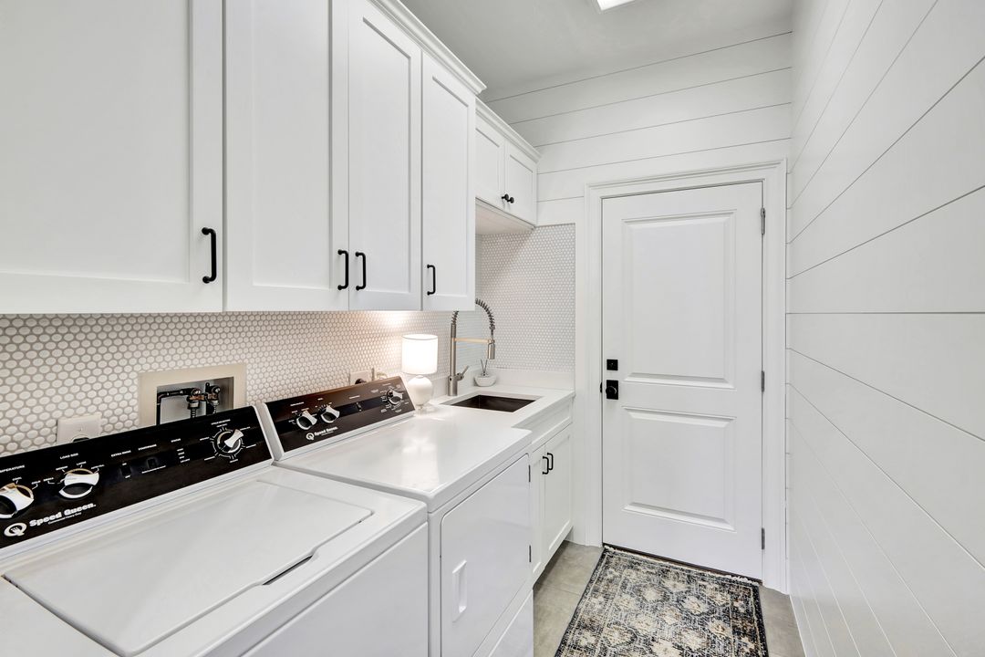 8019 San Simeon, Naples, FL 34109