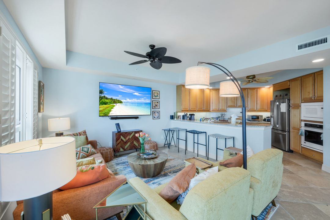 295 Grande Way #1405, Naples, FL 34110