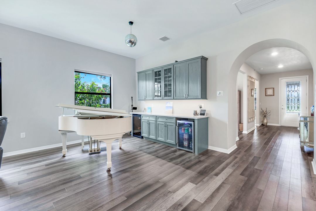 9368 Night Heron Ln, Naples, FL 34120