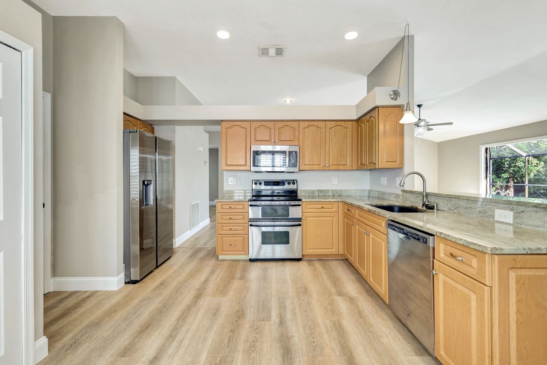 3650 Kent Dr, Naples, FL 34112