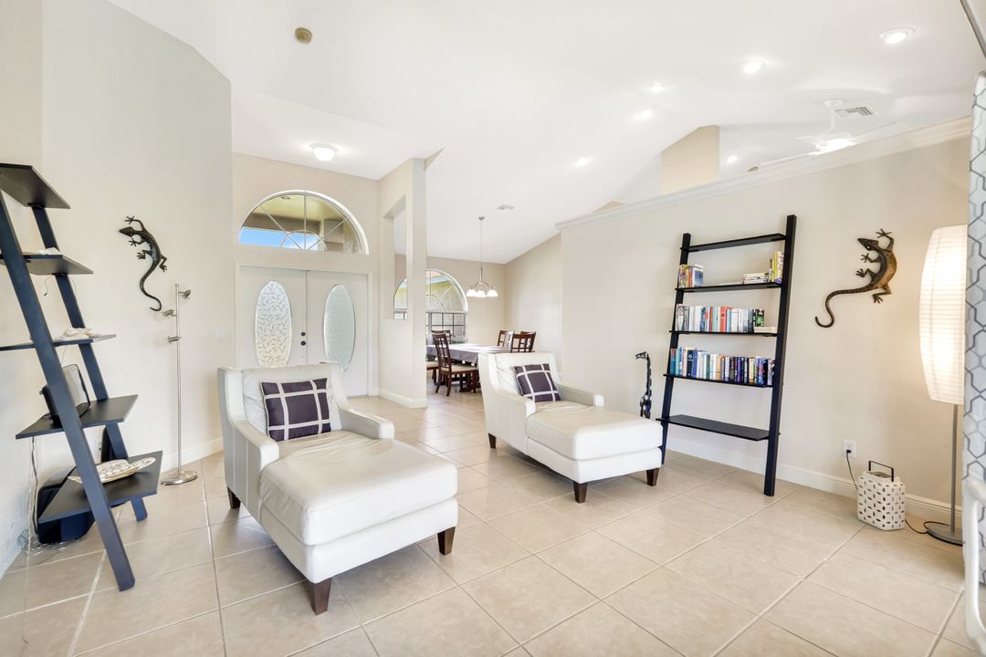 3317 SW 5th Pl, Cape Coral, FL 33914