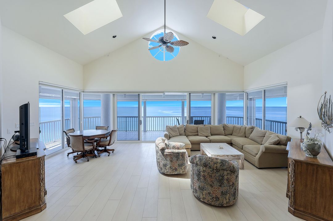 20 Seagate Dr #1102 (PH-2), Naples, FL 34103