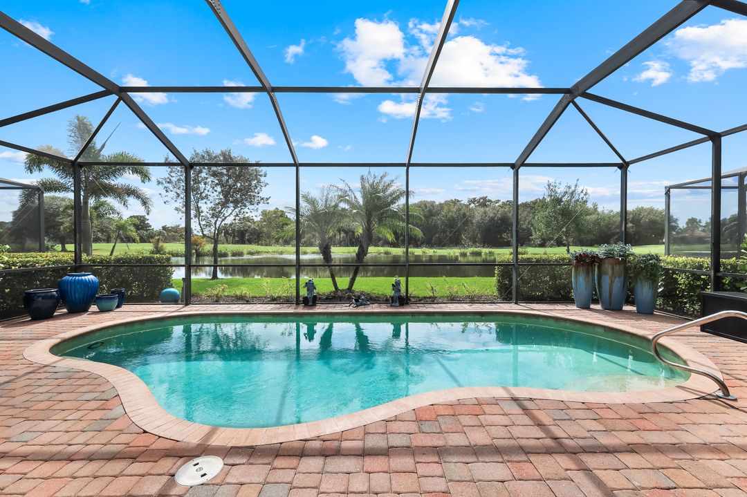 12832 Kinross Ln, Naples, FL 34120
