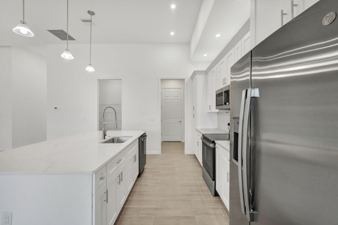 5011 Pelican Blvd, Cape Coral, FL 33914