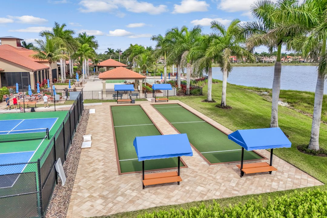 1603 Santiago Cir, Naples, FL 34113