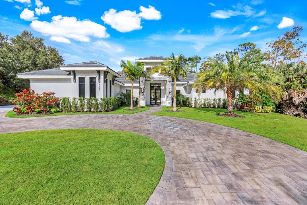 3891 Brynwood Dr, Naples, FL 34119