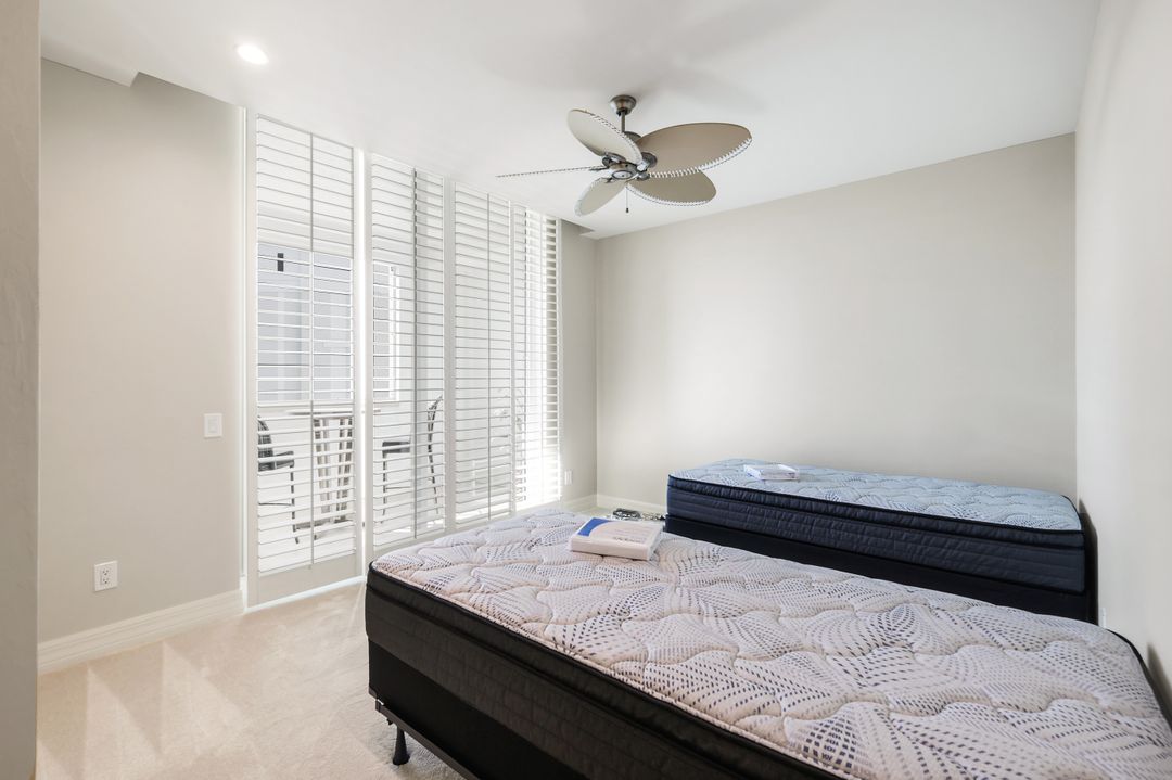 295 Grande Way #1505, Naples, FL 34110